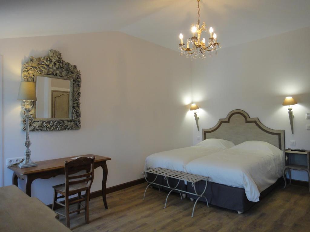 Bed and Breakfast Les Terres De Saint Hilaire Ollières Habitación foto